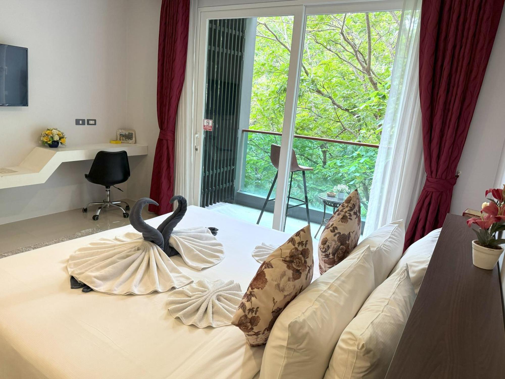 Private Apartment At Emerald Terrace Patong Ngoại thất bức ảnh