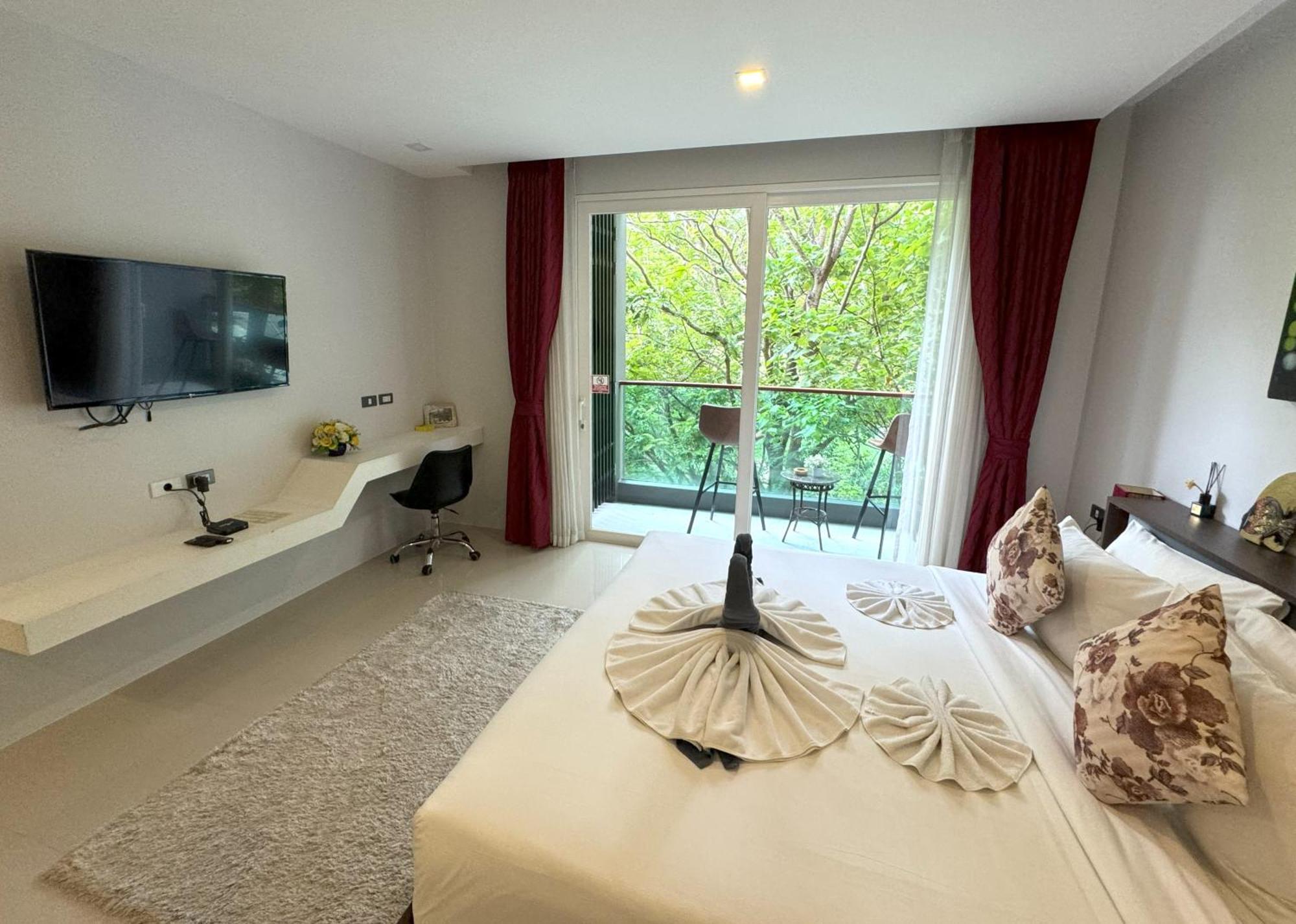 Private Apartment At Emerald Terrace Patong Ngoại thất bức ảnh